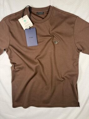 PRADA MEN'S COCOA BROWN COTTON T-SHIRT SIZE LARGE BOXY FIT TRIANGLE LOGO NEW